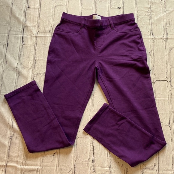 Place purple size 10 stretchy legging. - Picture 1 of 6